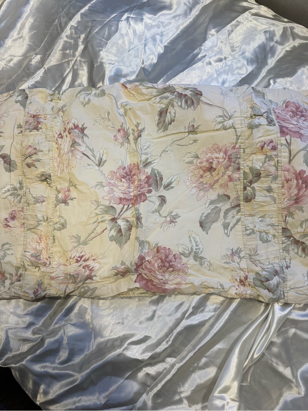 Vintage Floral Ruffled Pillow Sham in Cream and Pink